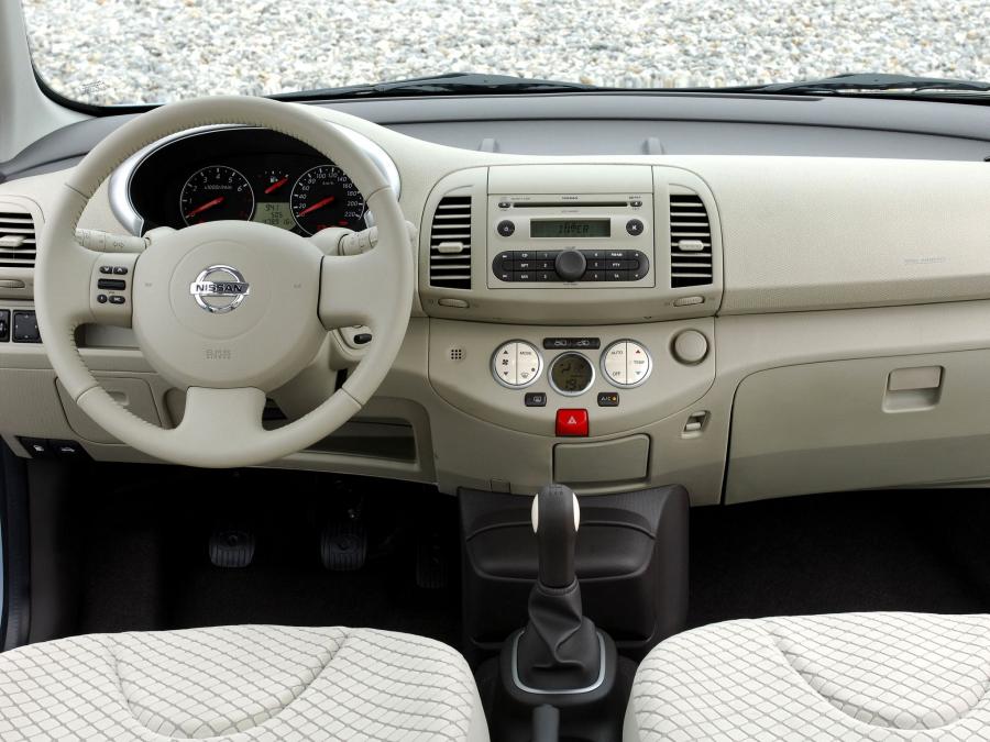 Торпедо Nissan Micra 5-Door (K12C) 2007 года  (фото 4 из 16)